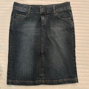 Women’s Zara denim skirt